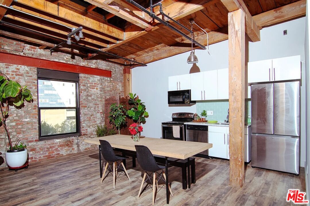 900 E 1st St Unit: 311