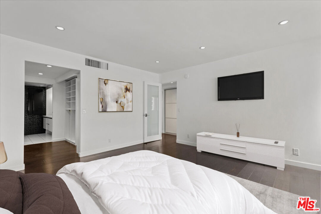 10701 Wilshire Blvd Unit: 804