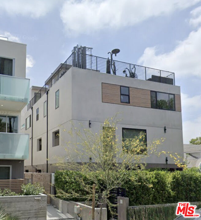 1206 N Sycamore Ave Unit: 4