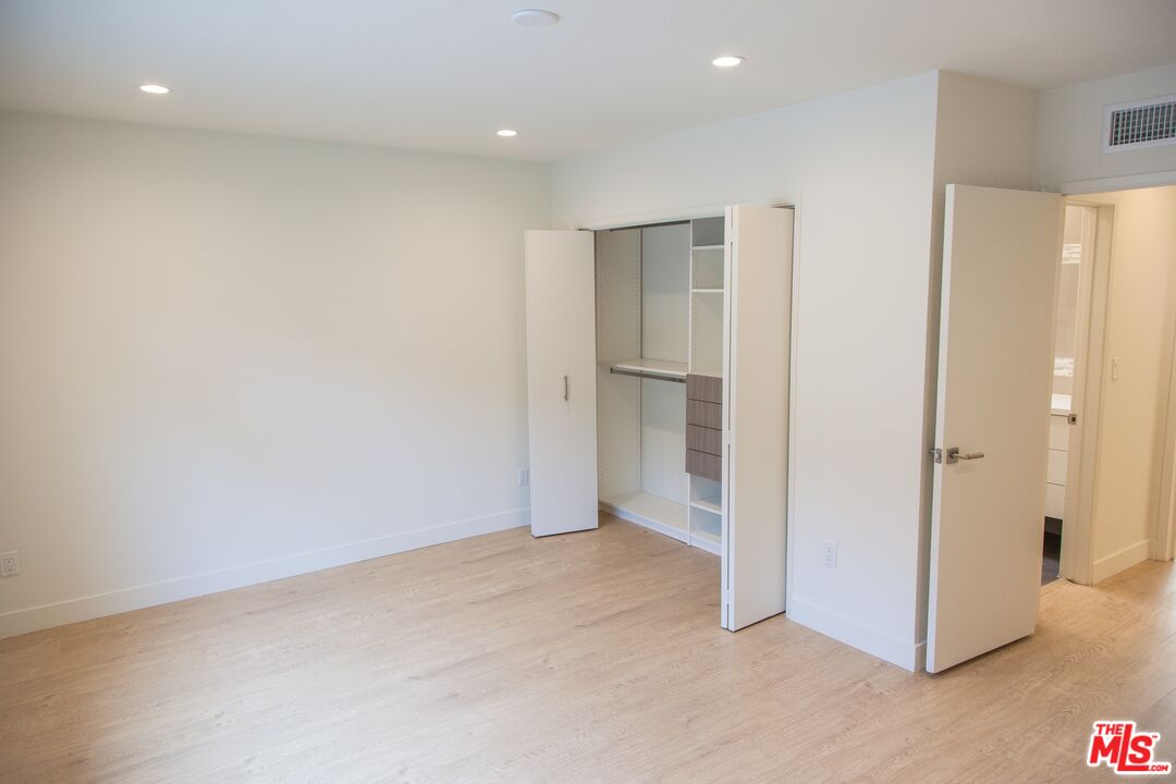 508 N Kings Rd Unit: 1