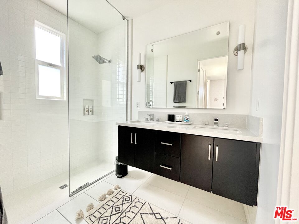 2693 Paragon Loop