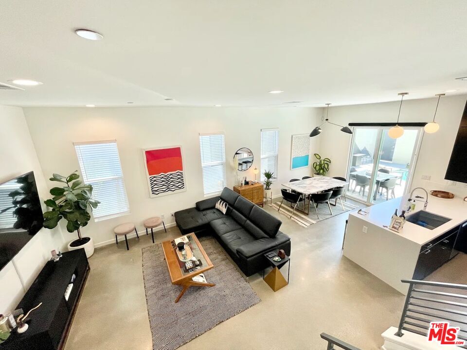 2693 Paragon Loop