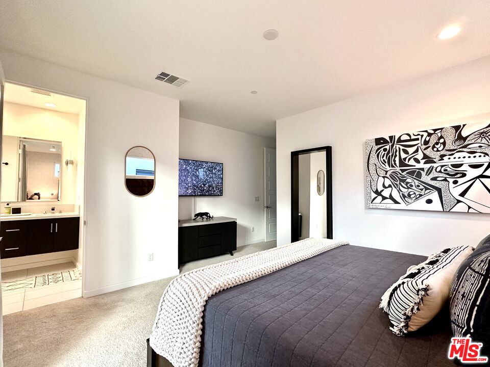 2693 Paragon Loop