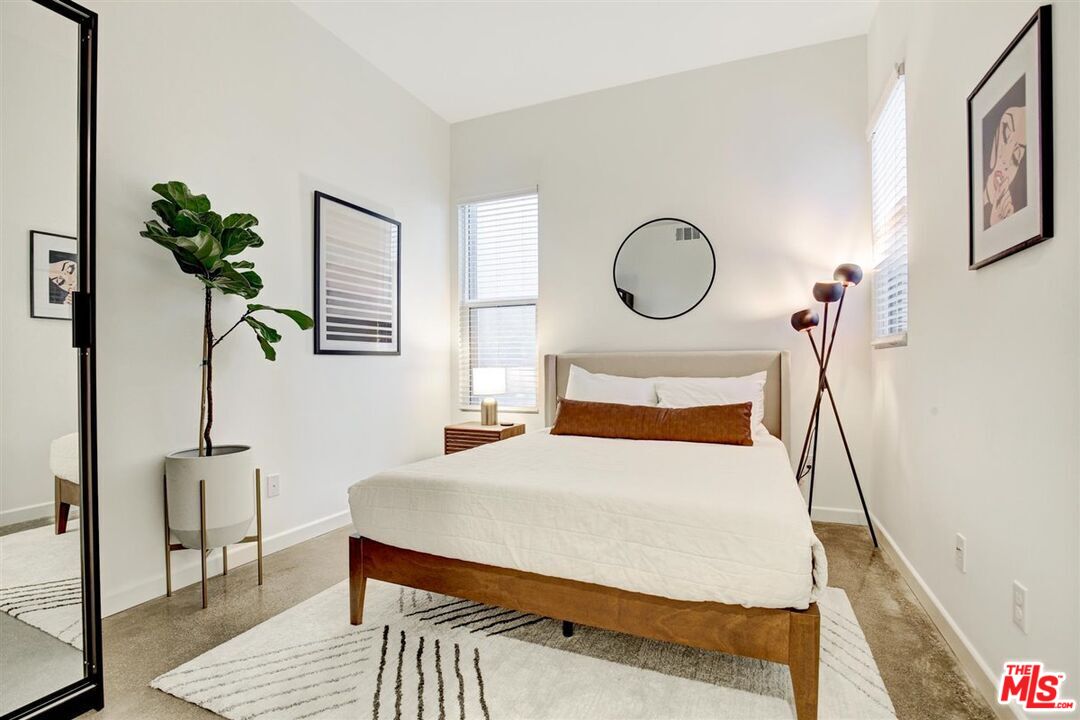 2693 Paragon Loop