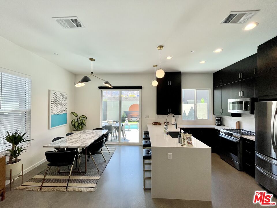 2693 Paragon Loop