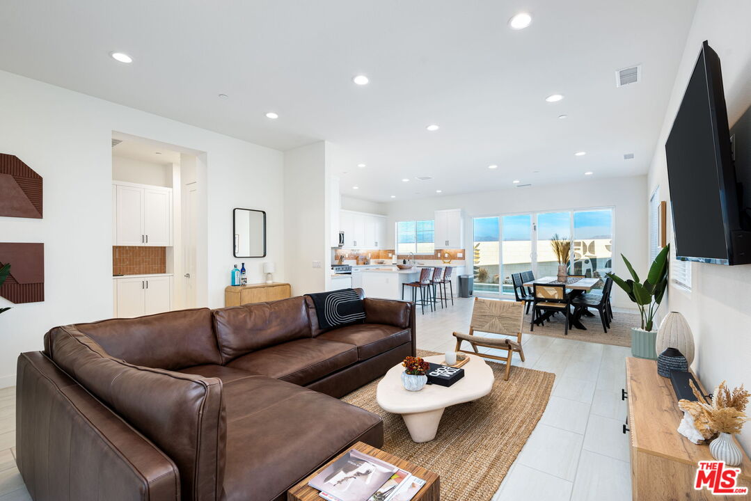 1605 Candela Ct