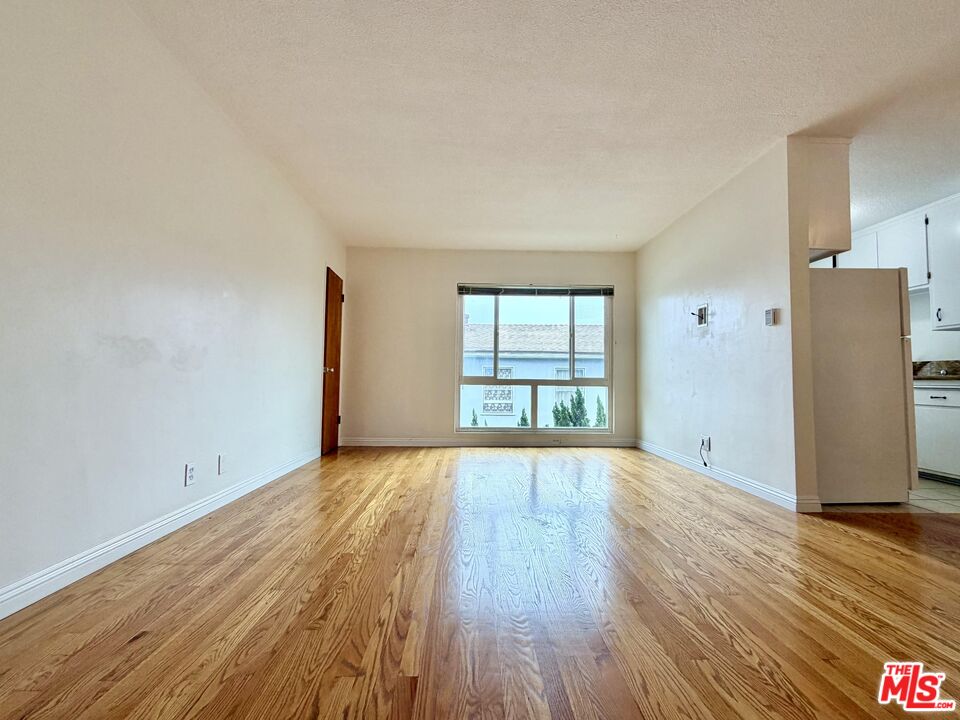 1346 S Cochran Ave Unit: 7