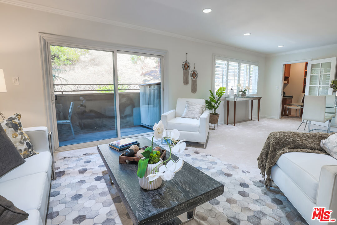 6700 Hillpark Dr Unit: 204