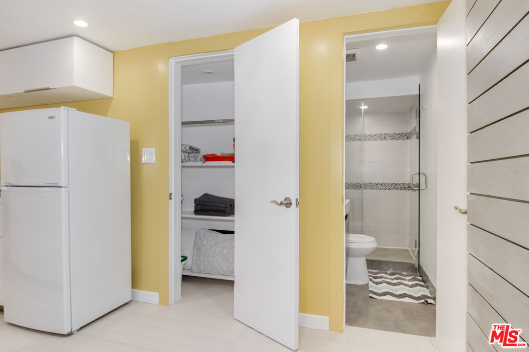 508 N Kings Rd Unit: 5