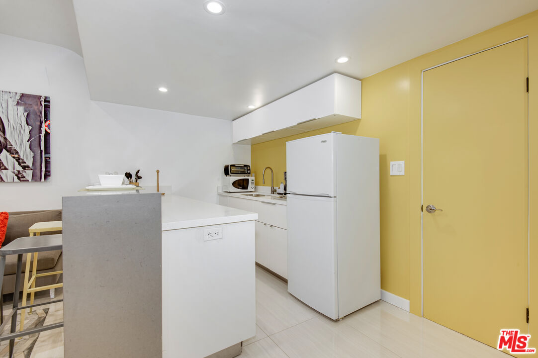 508 N Kings Rd Unit: 5