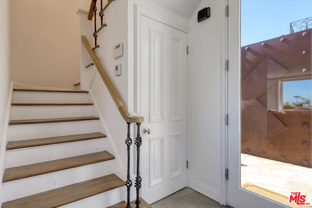 1300 Summitridge Dr