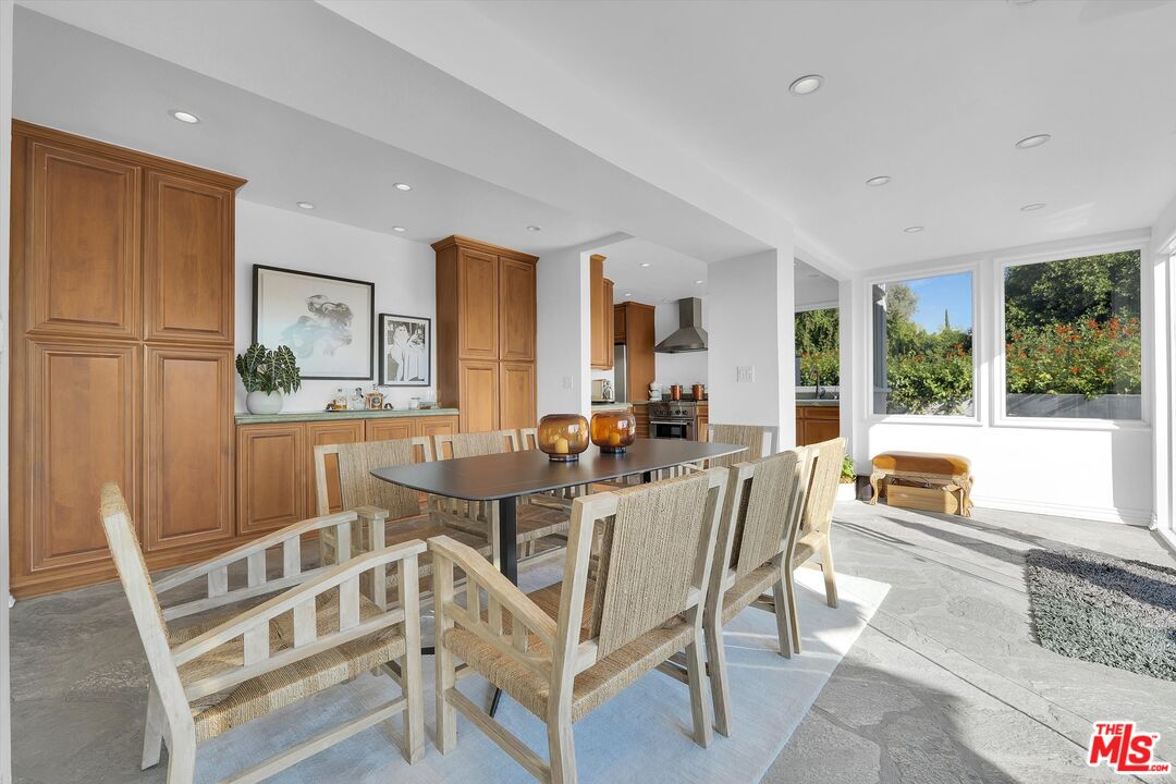 1300 Summitridge Dr