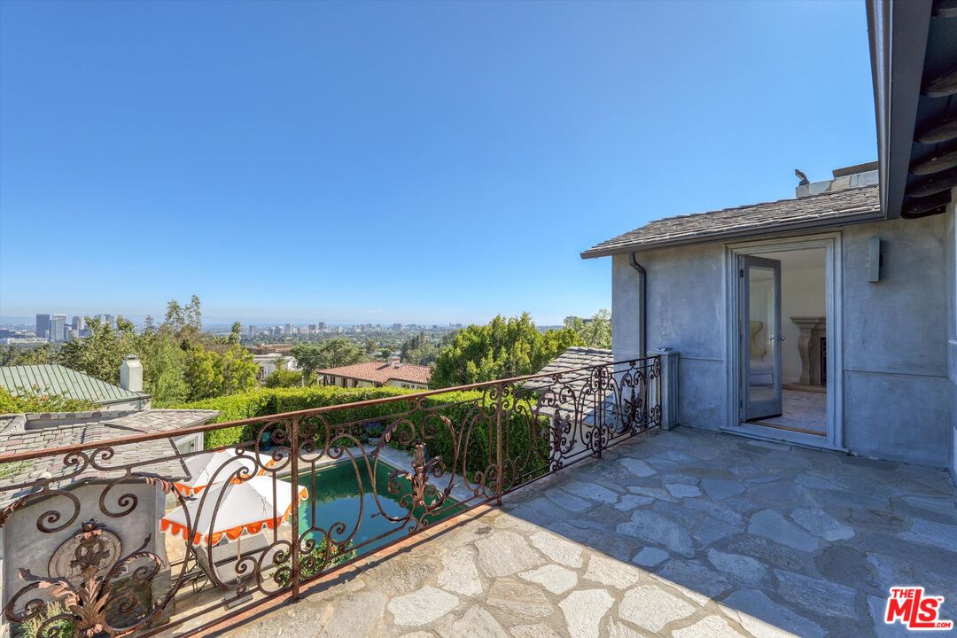 1300 Summitridge Dr