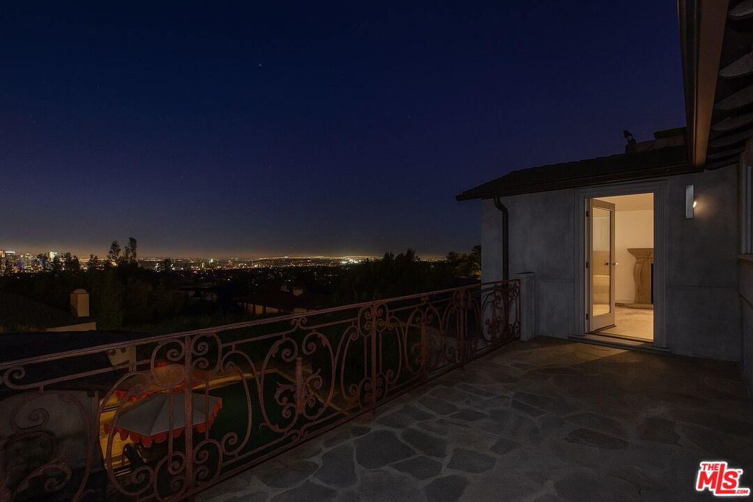 1300 Summitridge Dr
