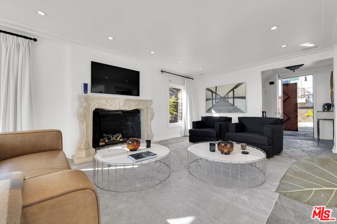 1300 Summitridge Dr