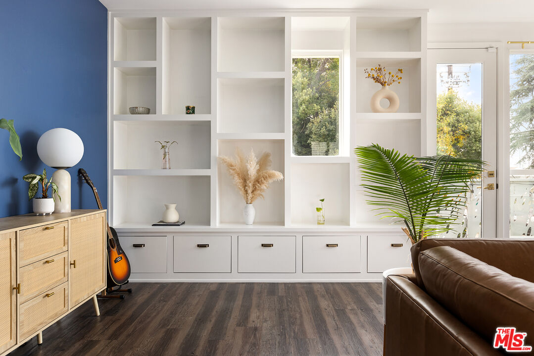 6074 W Studio Ct