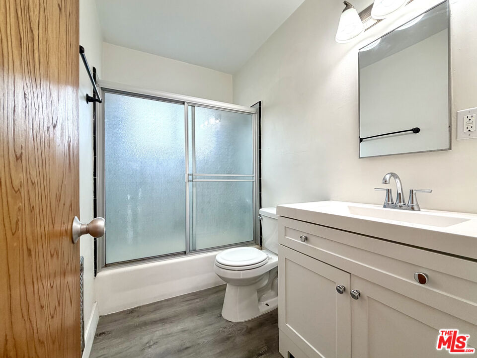 1346 S Cochran Ave Unit: 2