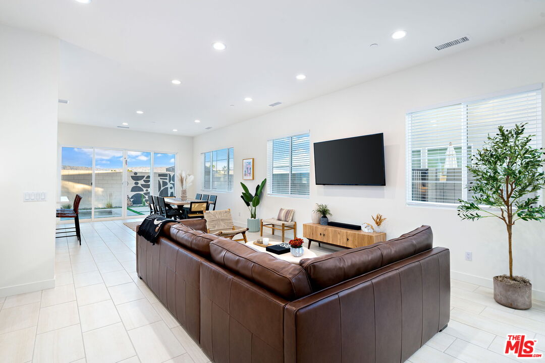 1605 Candela Ct