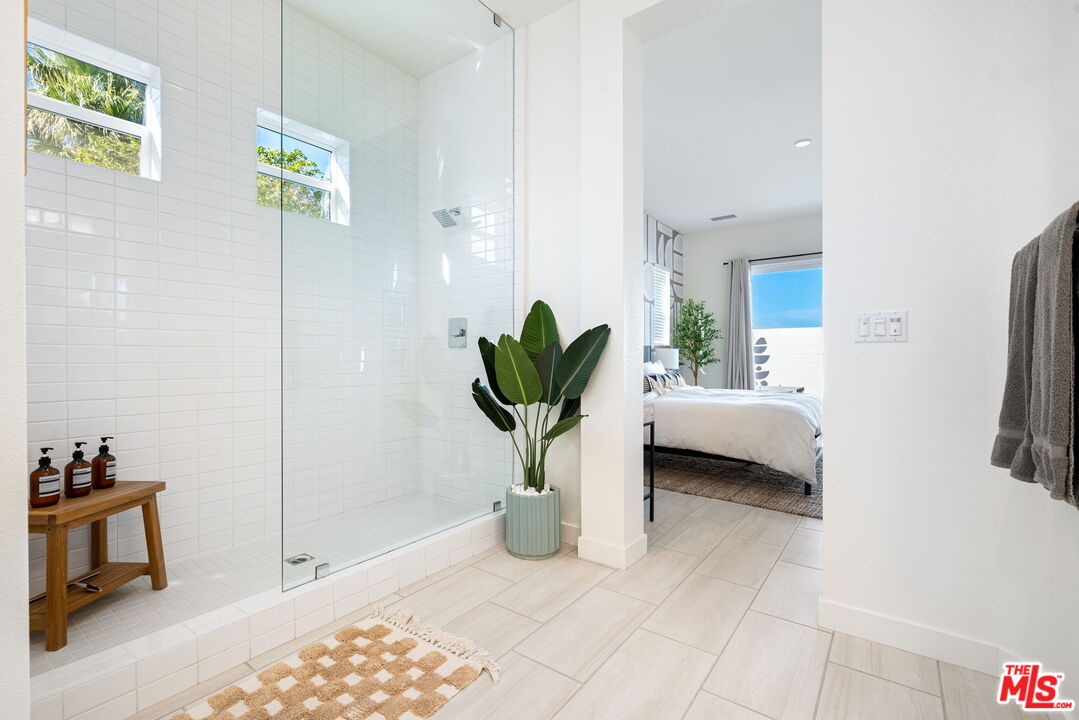 1605 Candela Ct