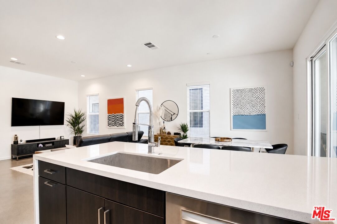 2693 Paragon Loop