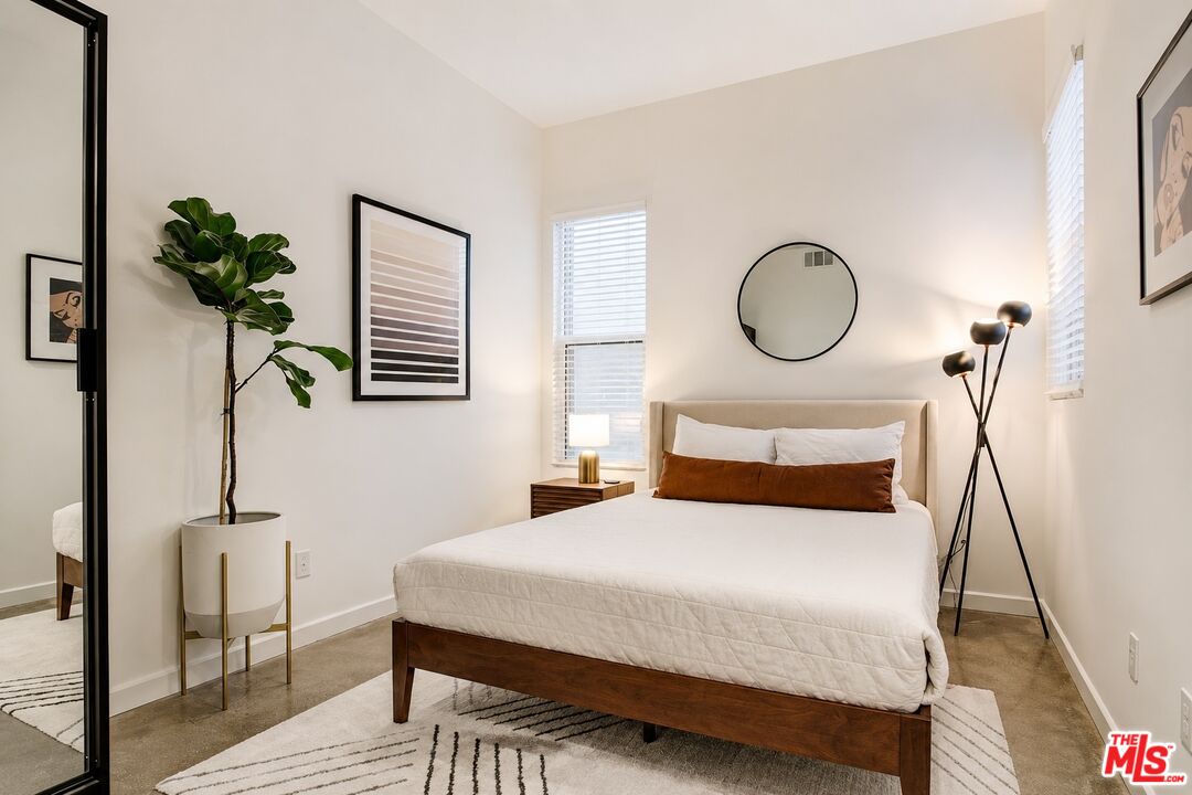 2693 Paragon Loop