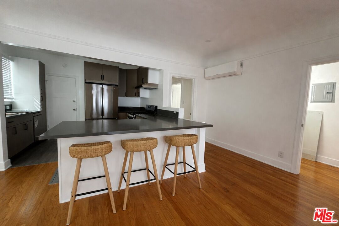 856 S Gramercy Pl