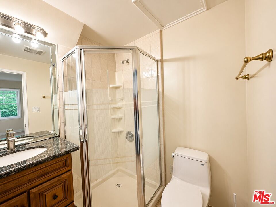 9945 Robbins Dr Unit: 102