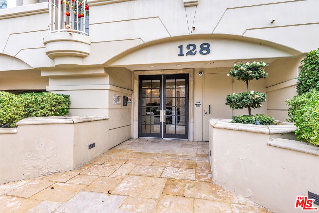 128 N Swall Dr Unit: PH6