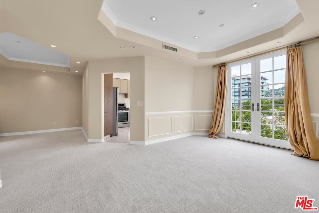 128 N Swall Dr Unit: PH6