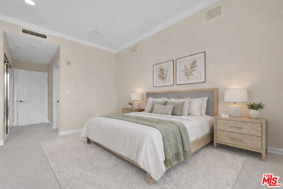 128 N Swall Dr Unit: PH6