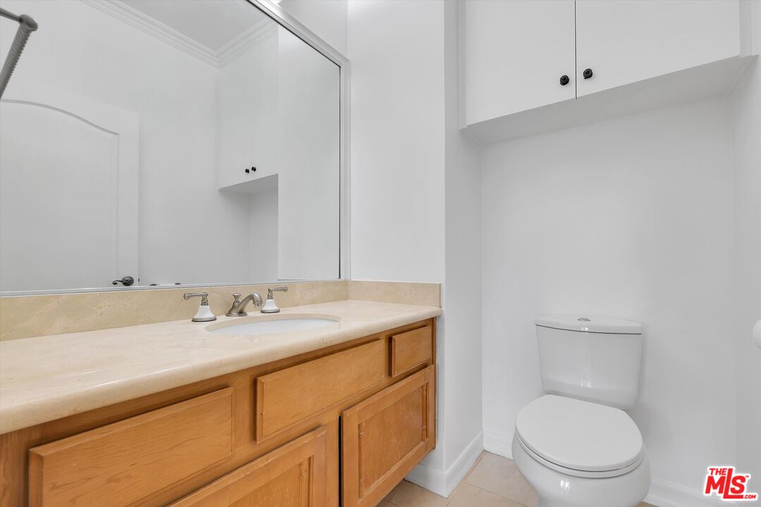 128 N Swall Dr Unit: PH6
