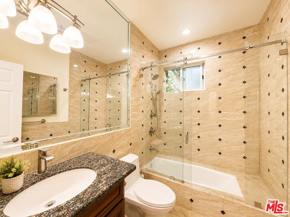 9945 Robbins Dr Unit: 102