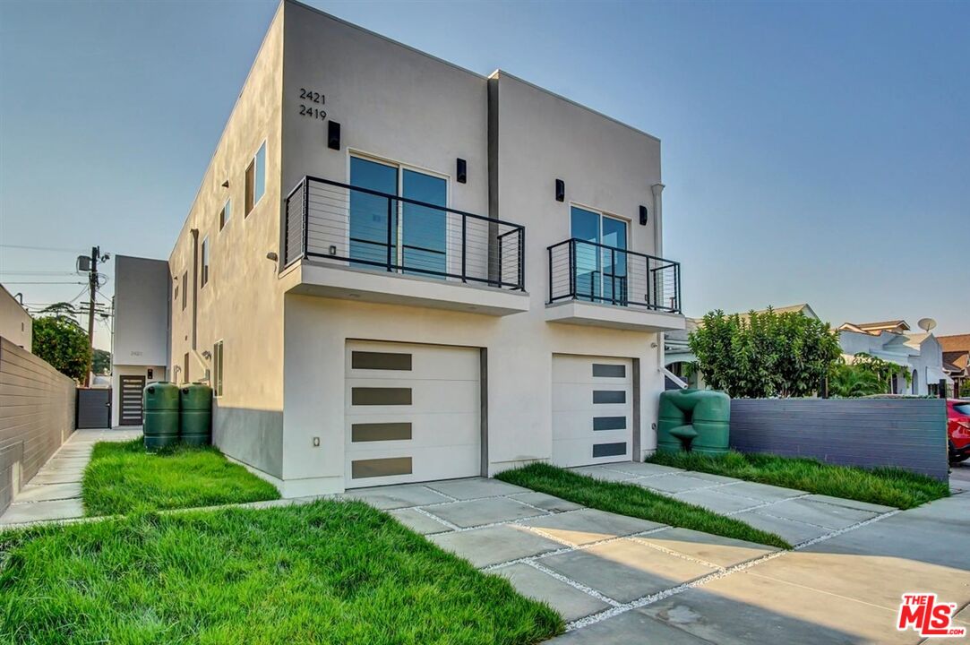 2421 S Cochran Ave