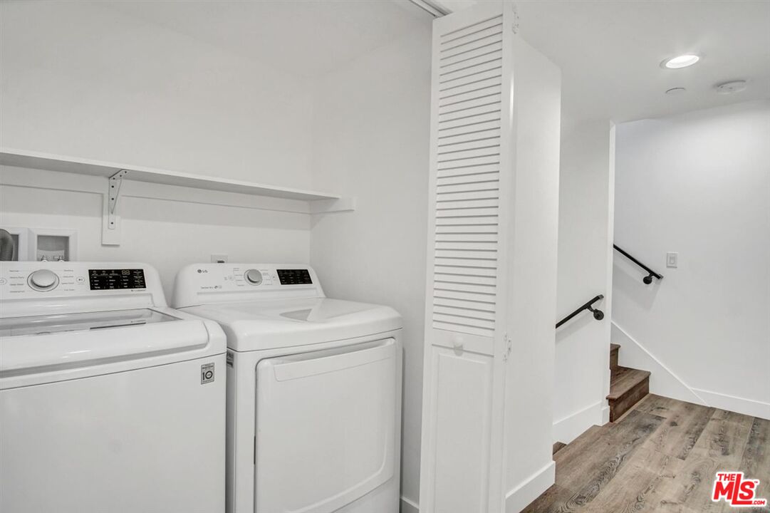 2421 S Cochran Ave