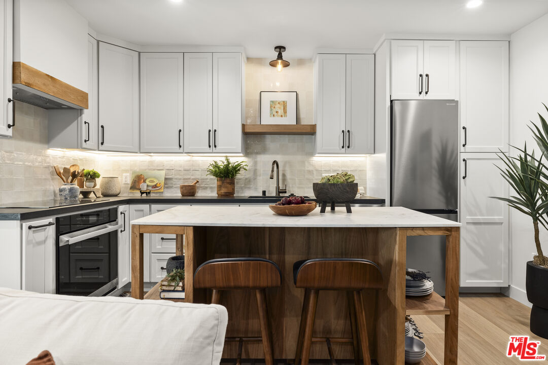 1310 N Avenue 56 Unit: 1/2