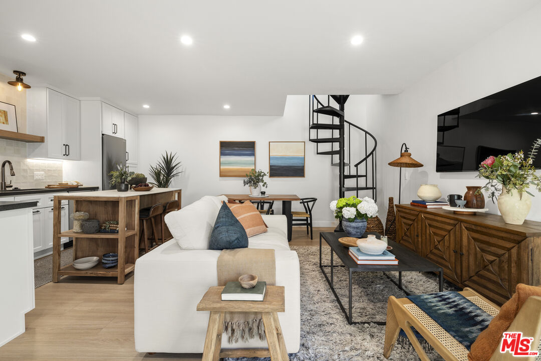 1310 N Avenue 56 Unit: 1/2