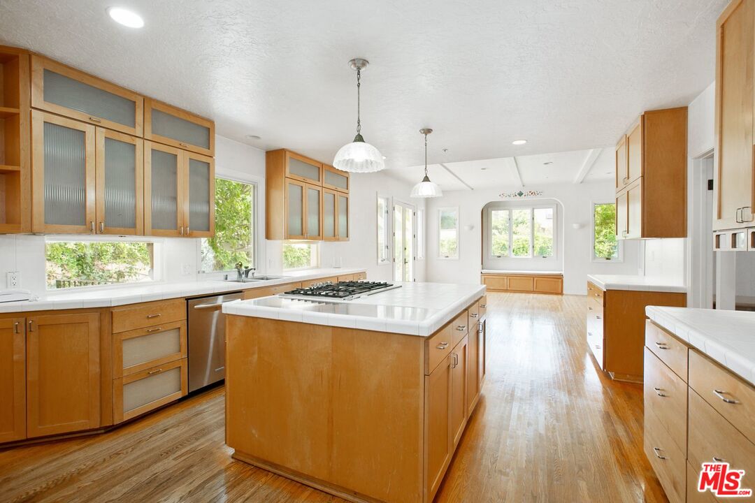 333 S MCCARTY DR