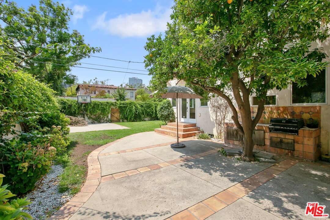 333 S MCCARTY DR