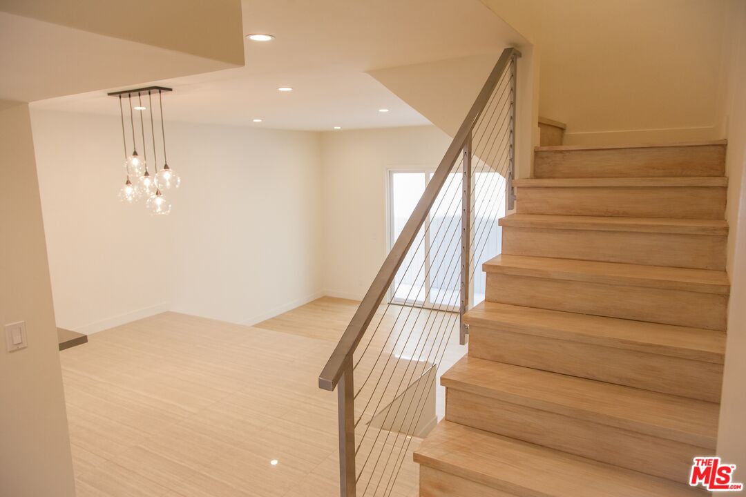 508 N Kings Rd Unit: 4