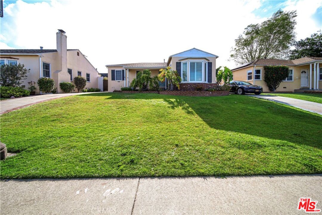 8029 Airlane Ave
