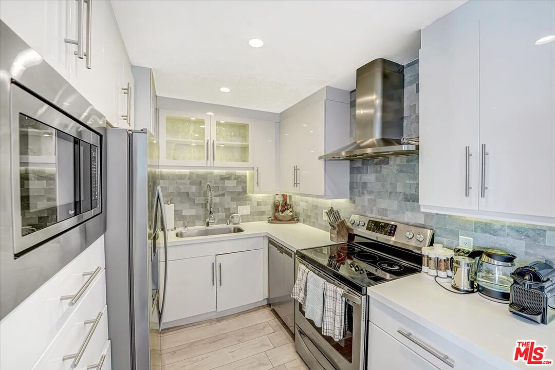 10433 WILSHIRE BLVD Unit: 1202