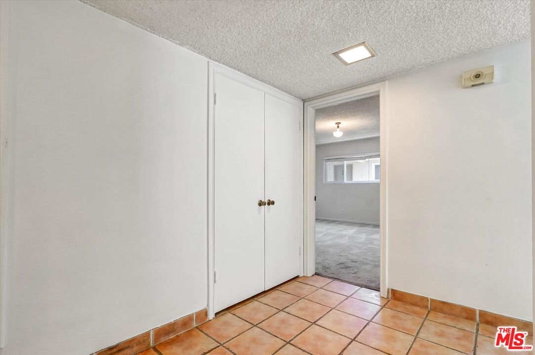 6760 Hillpark Dr Unit: 408