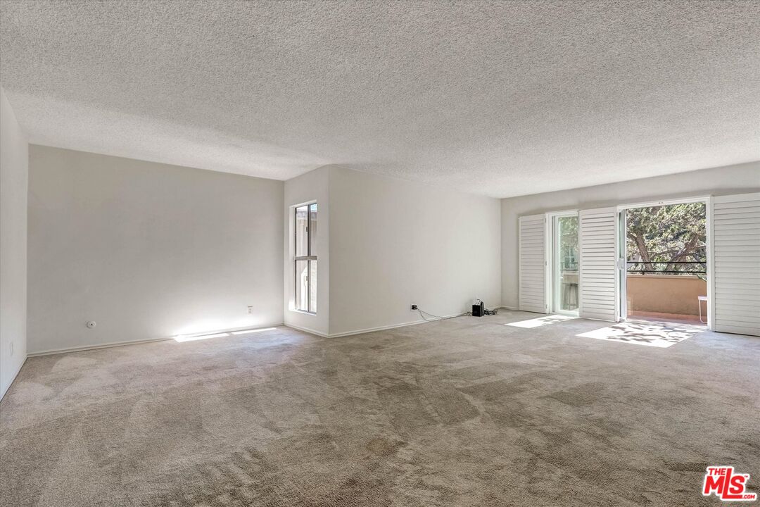 6760 Hillpark Dr Unit: 408