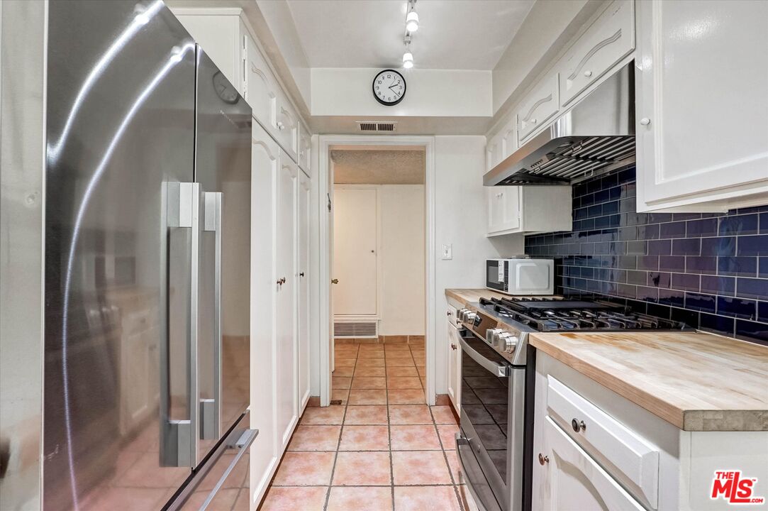 6760 Hillpark Dr Unit: 408