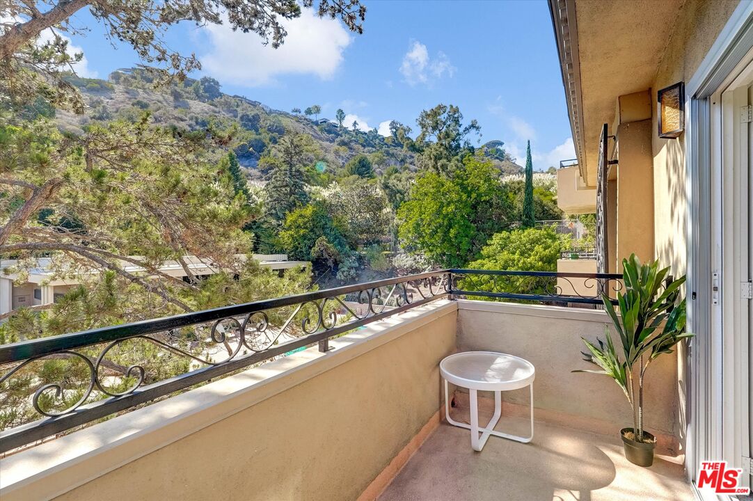 6760 Hillpark Dr Unit: 408