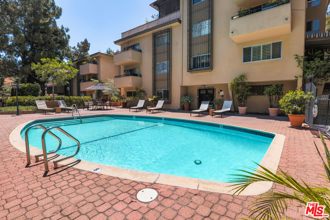 6760 Hillpark Dr Unit: 408