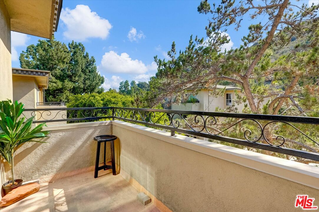 6760 Hillpark Dr Unit: 408