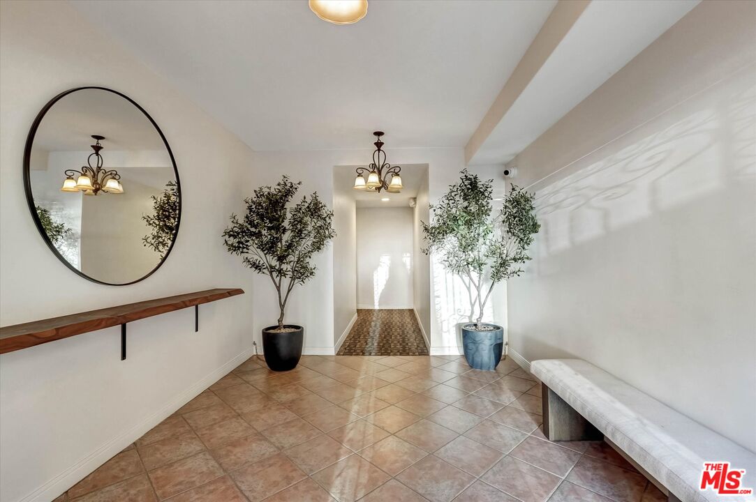 6760 Hillpark Dr Unit: 408