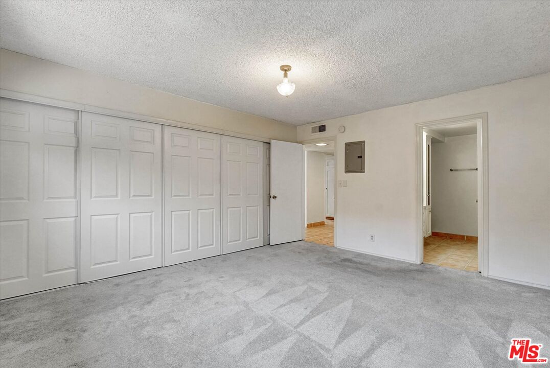 6760 Hillpark Dr Unit: 408