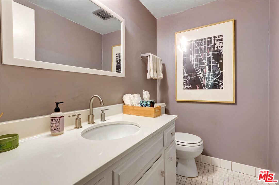1828 Barry Ave Unit: 4